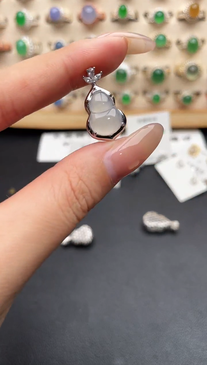 未镶嵌戒指翡翠一物一证一礼盒