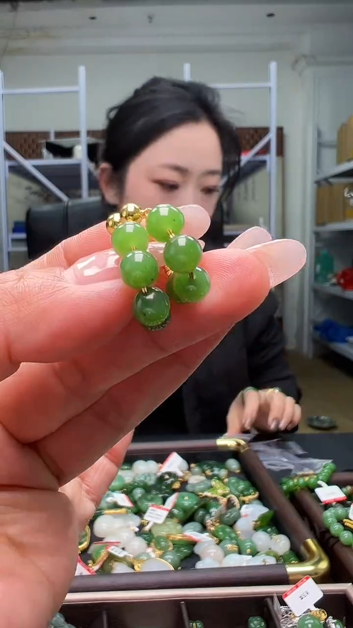 颈饰银S925镶嵌和田玉（多样性发货.发其一)12.11.85