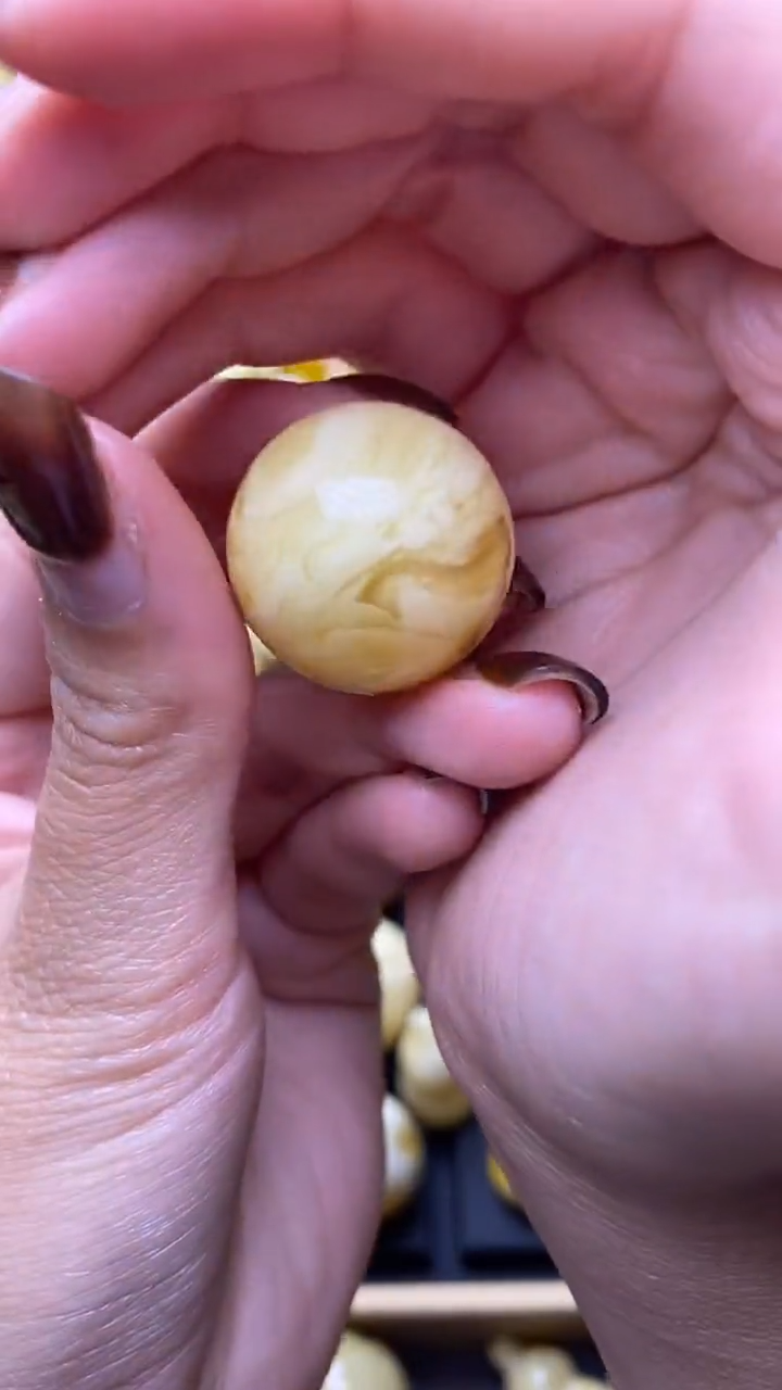 【闪购商品】琥珀裸石未镶嵌蜜蜡.64