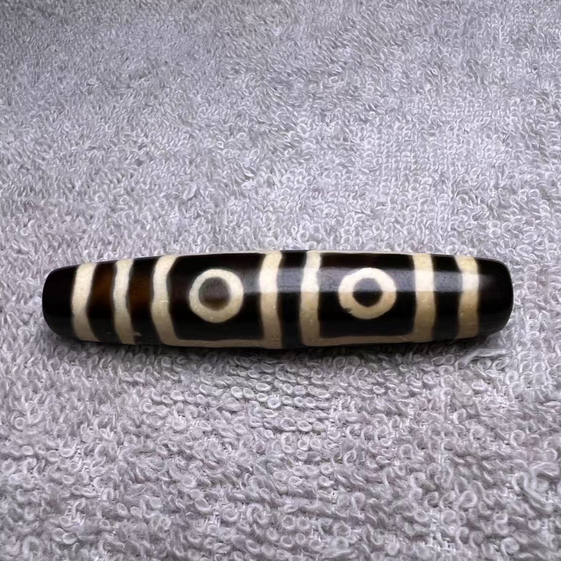 46号地门四眼，白芯玛瑙，品相完美，男女锁骨颈饰