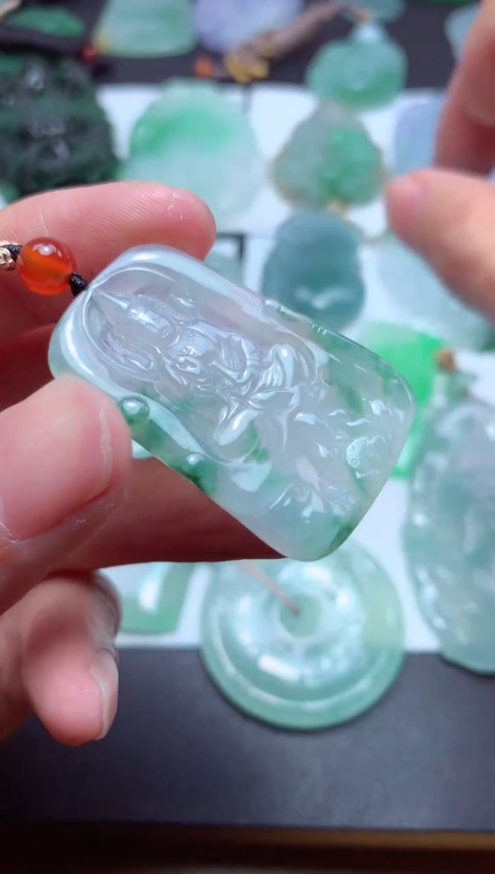 【闪购商品】翡翠颈饰未镶嵌天然翡翠