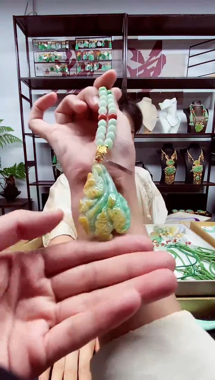 翡翠未镶嵌颈饰翡翠吊坠