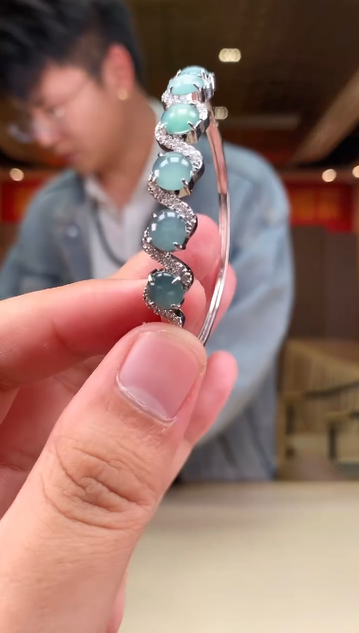 【闪购商品】定制翡翠未镶嵌             *73