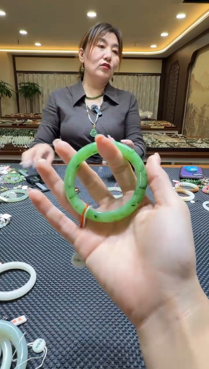 颈饰未镶嵌和田玉手镯57