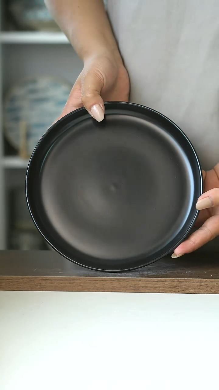 微瑕出美国CB2黑色甜品盘18cm@4-2@