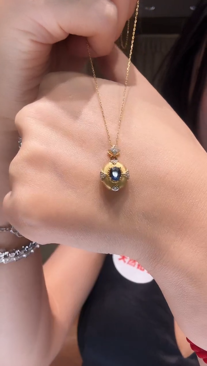 蓝宝石项链18K金镶嵌戴妃