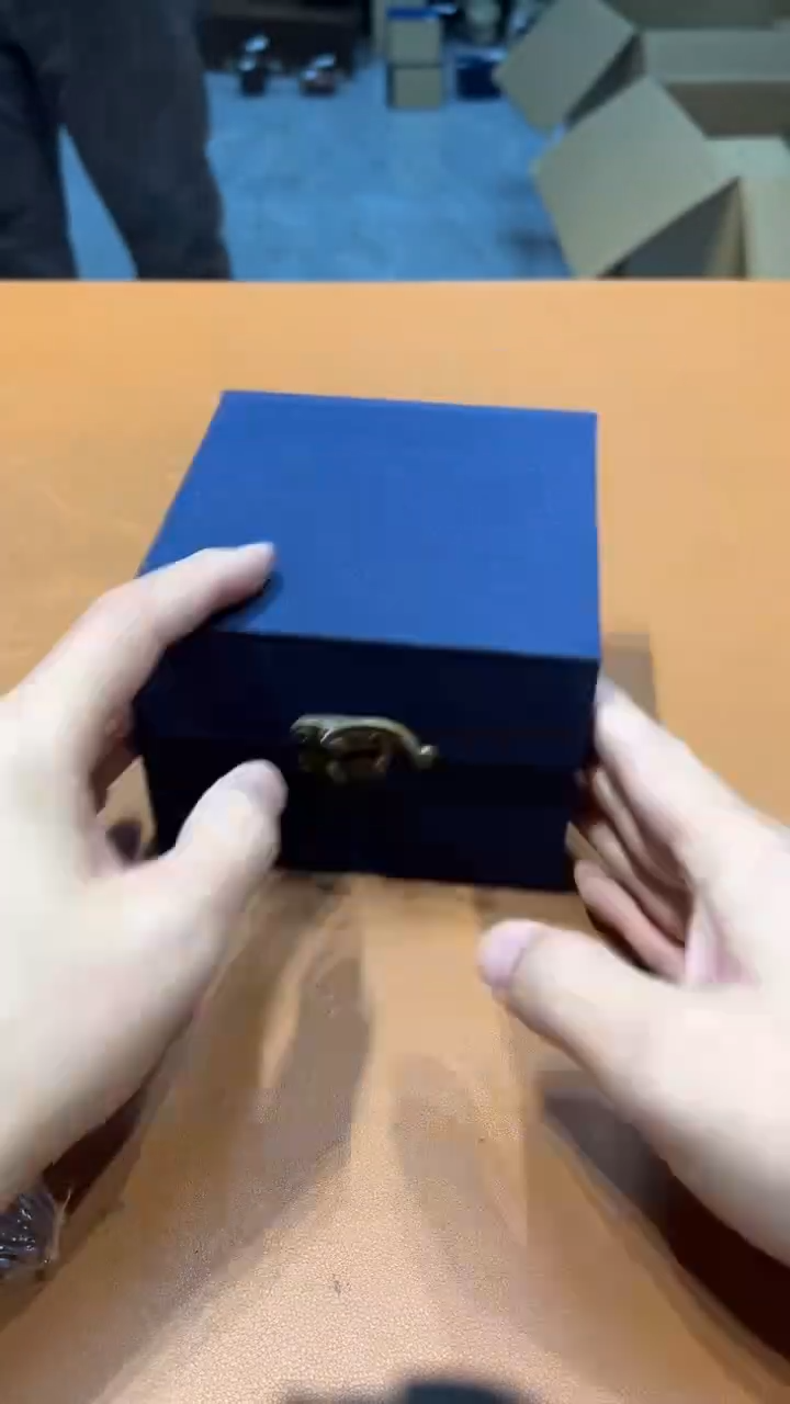 摆件大*阿达西日瓷摆件543