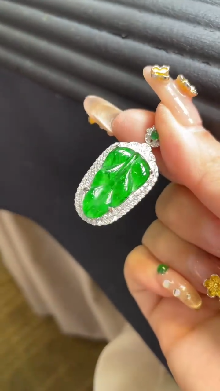 【闪购商品】翡翠颈饰未镶嵌      *129