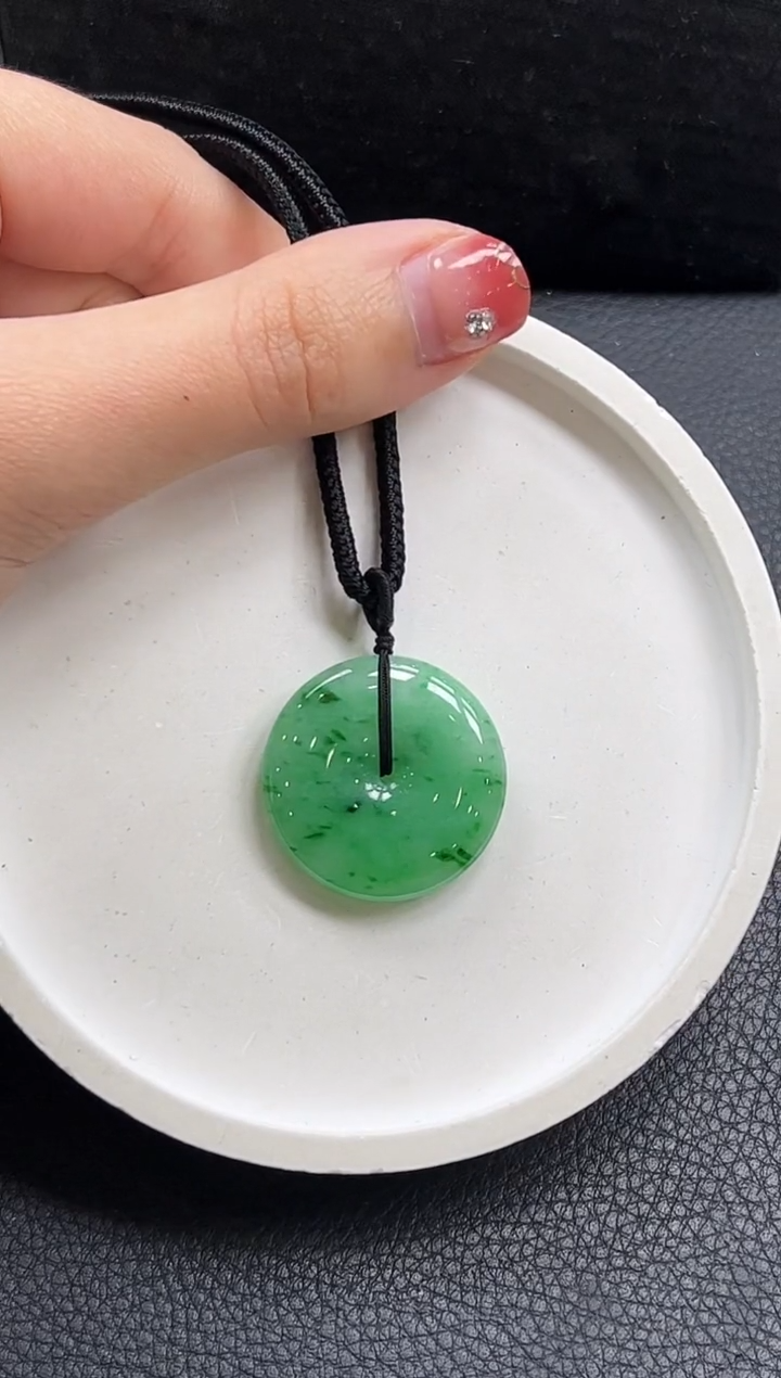 【闪购商品】翡翠颈饰未镶嵌平安扣