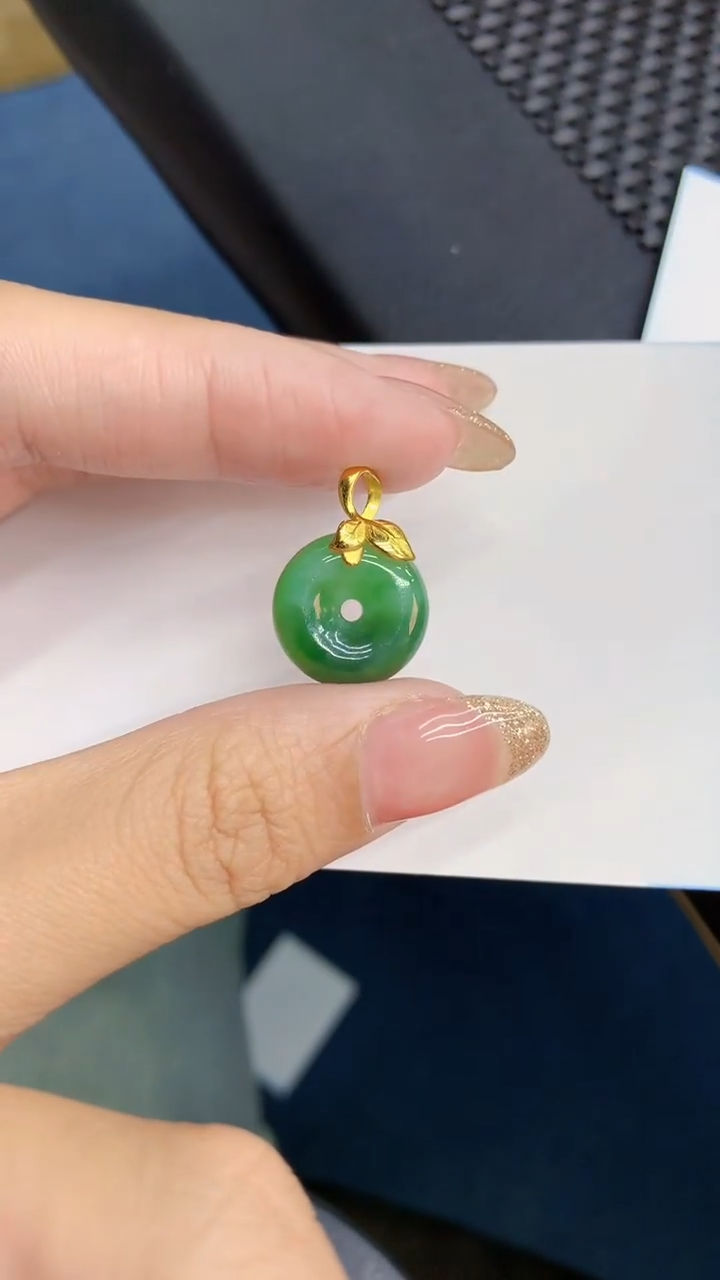 【闪购商品】翡翠银S925镶嵌颈饰            8