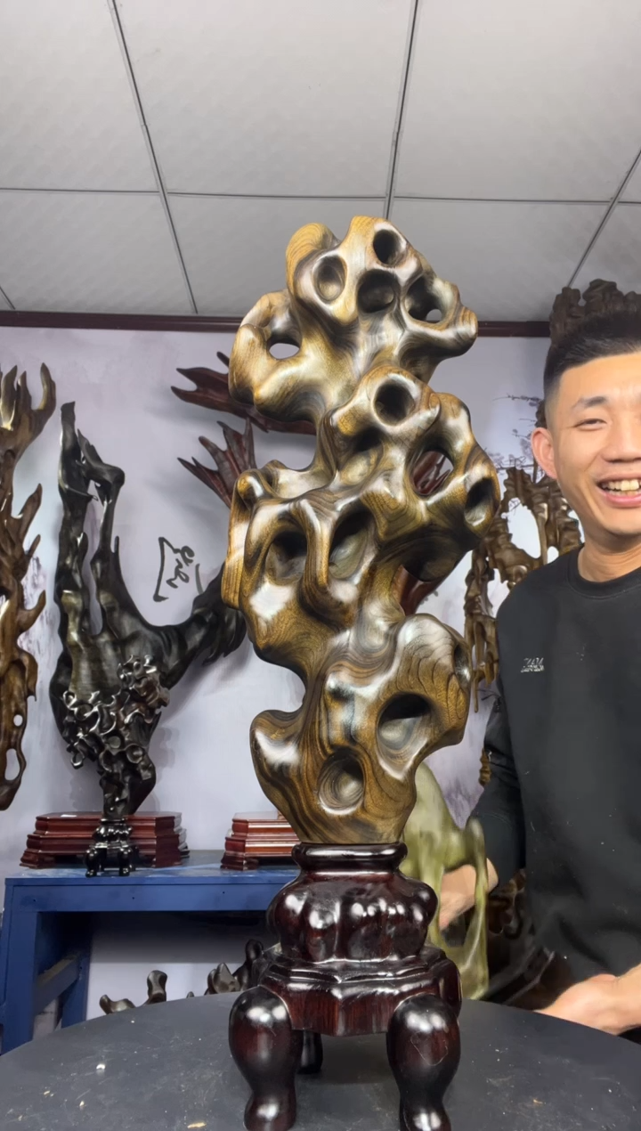 金丝楠木雕款傲**霸金丝楠木工艺品摆件