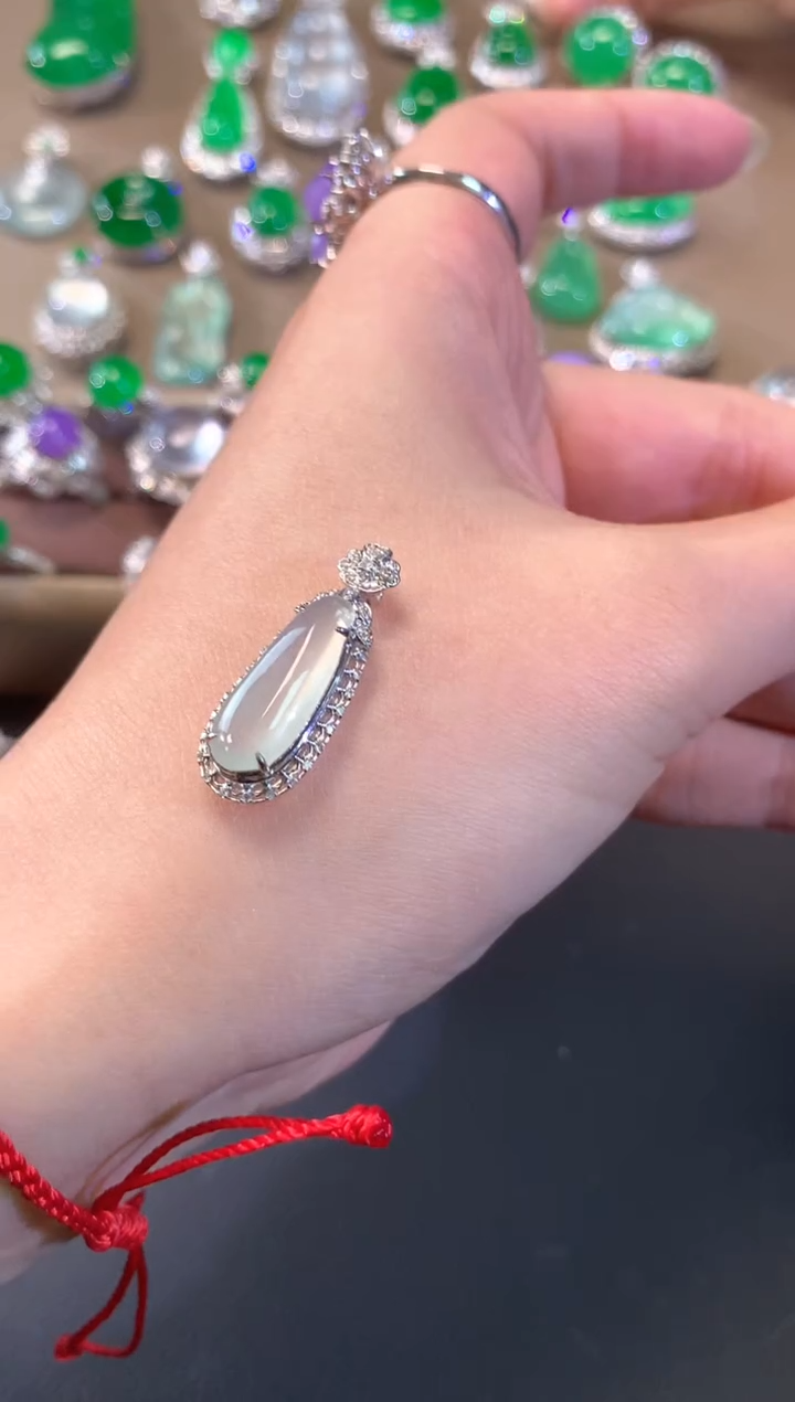 【闪购商品】翡翠吊坠(不含链)18K金镶嵌A384|1980