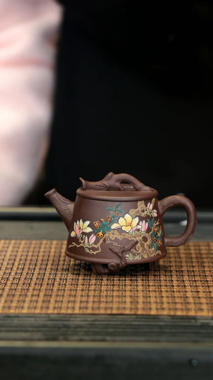 【闪购商品】紫砂茶壶XS73三足玉兰桩