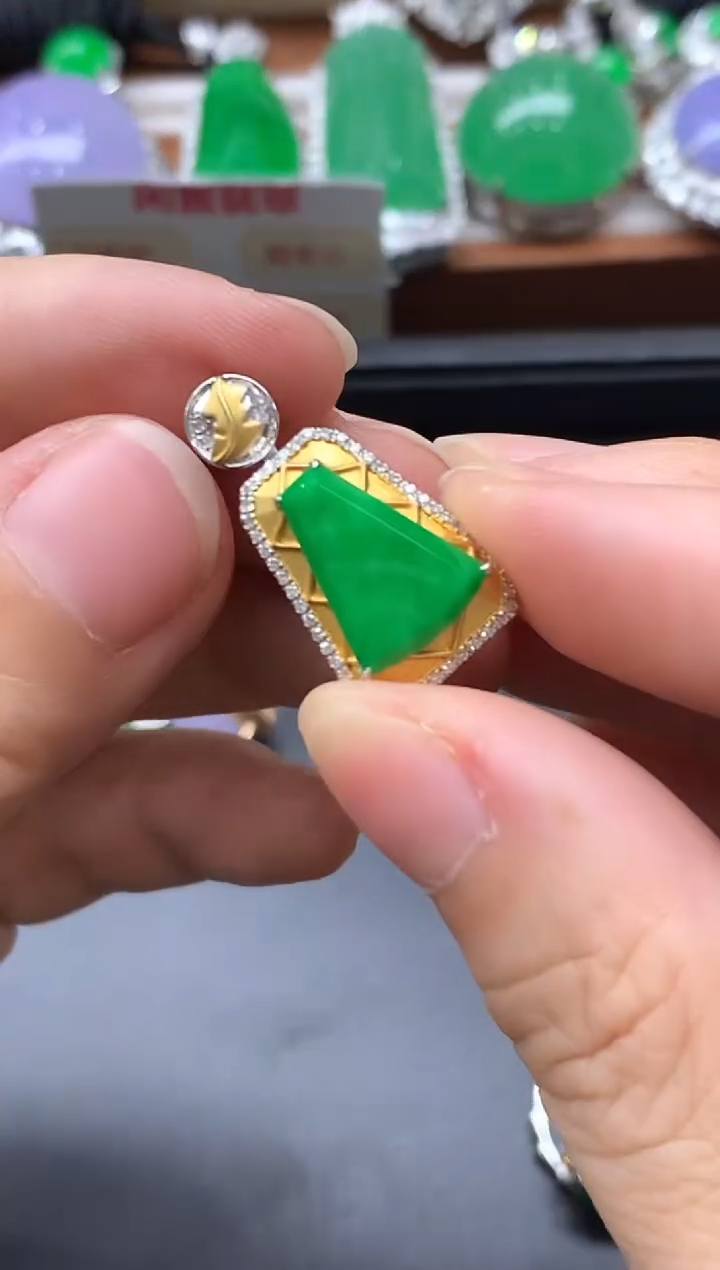 颈饰18K金镶嵌翡翠596-中国好珍宝