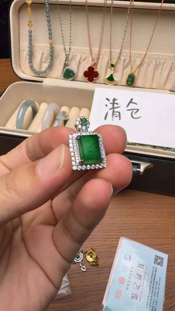 颈饰银S925镶嵌翡翠项链