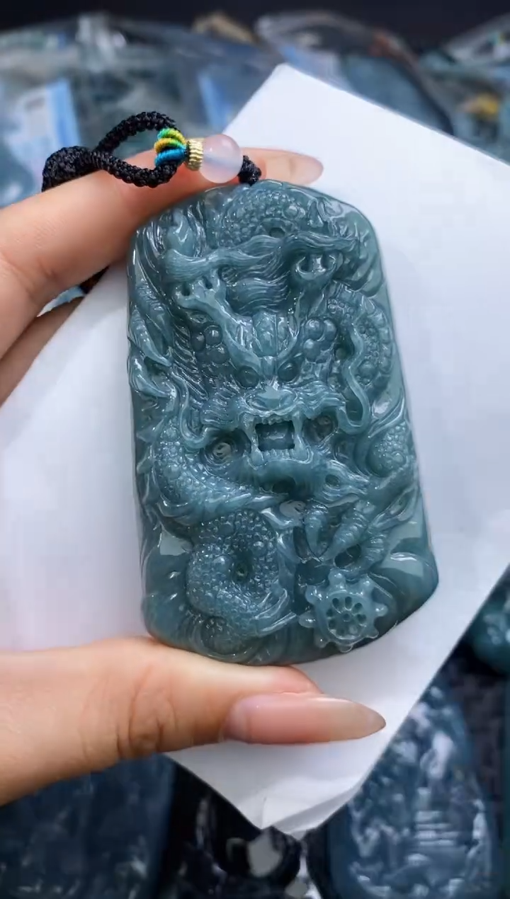 【闪购商品】翡翠颈饰未镶嵌          