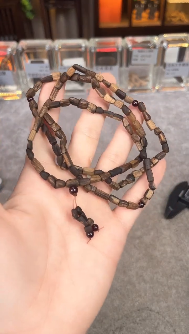 【闪购商品】沉香手串18号文莱多样性发货1条