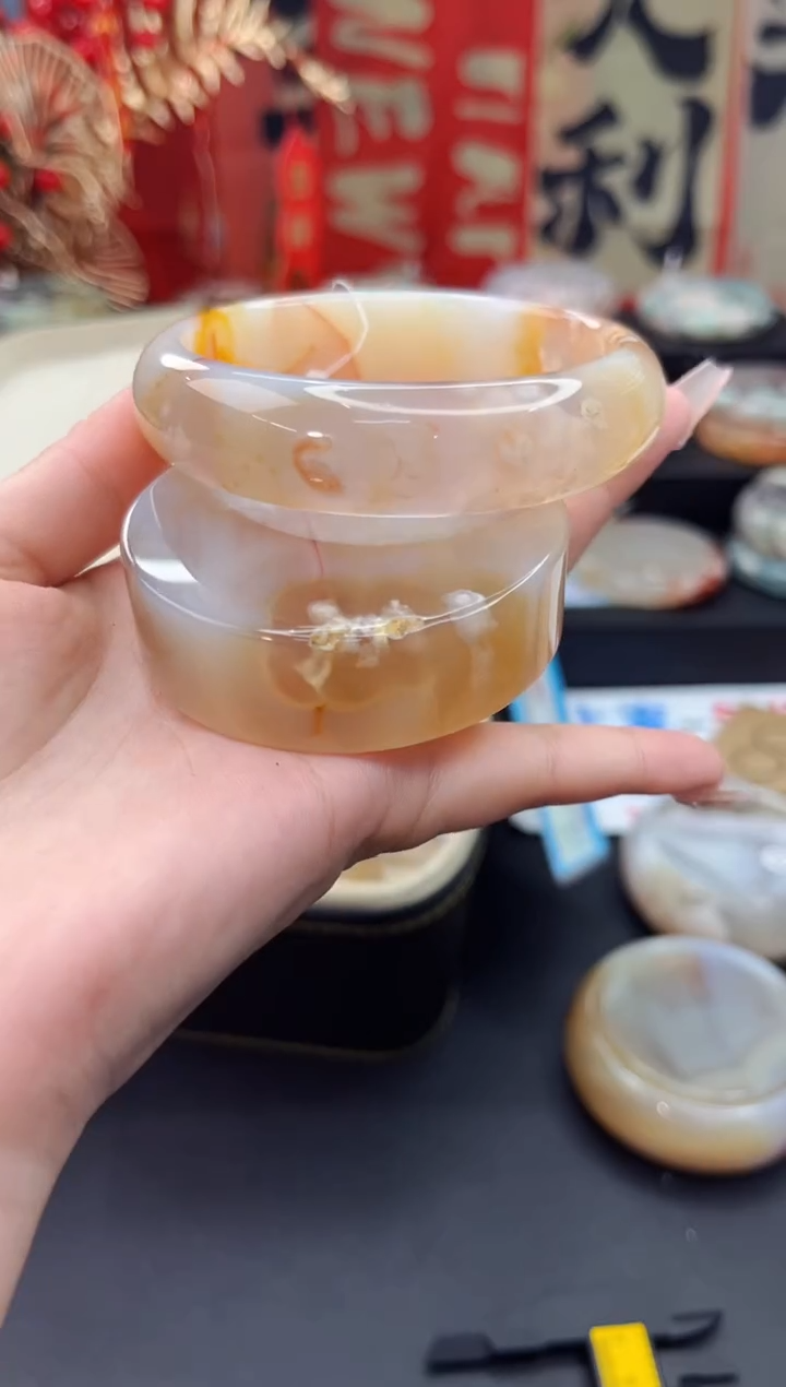 【闪购商品】石英质玉手镯未镶嵌赠送镯心（63圈口）