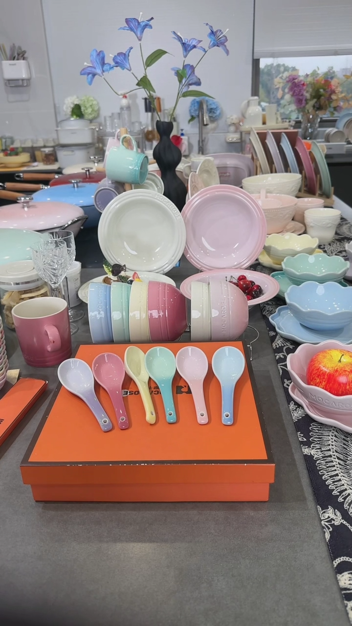 【闪购商品】瓷六色勺子