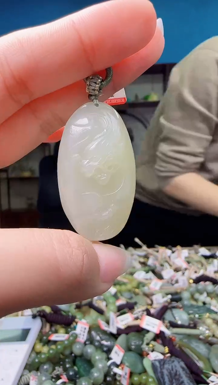 颈饰未镶嵌和田玉1