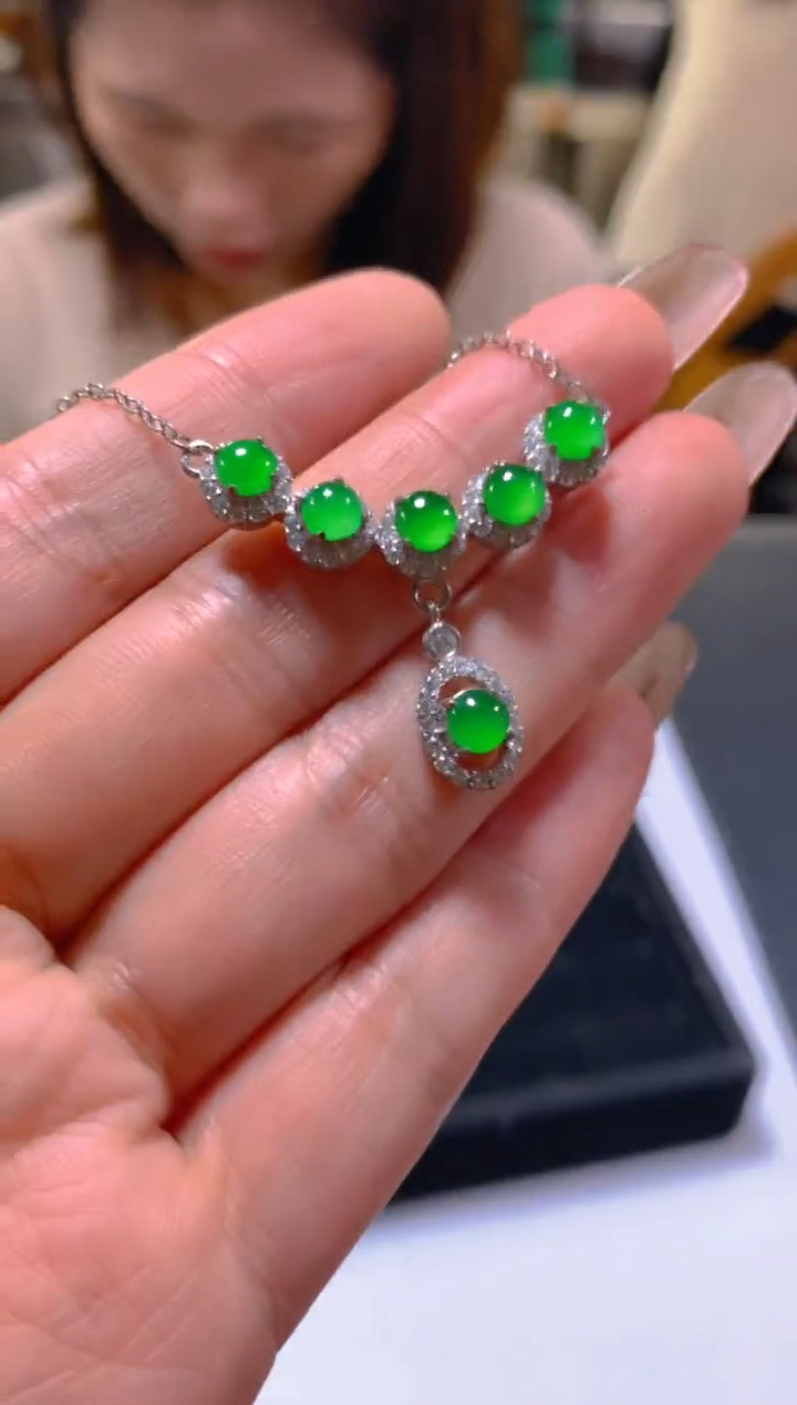 颈饰未镶嵌翡翠多样性发一