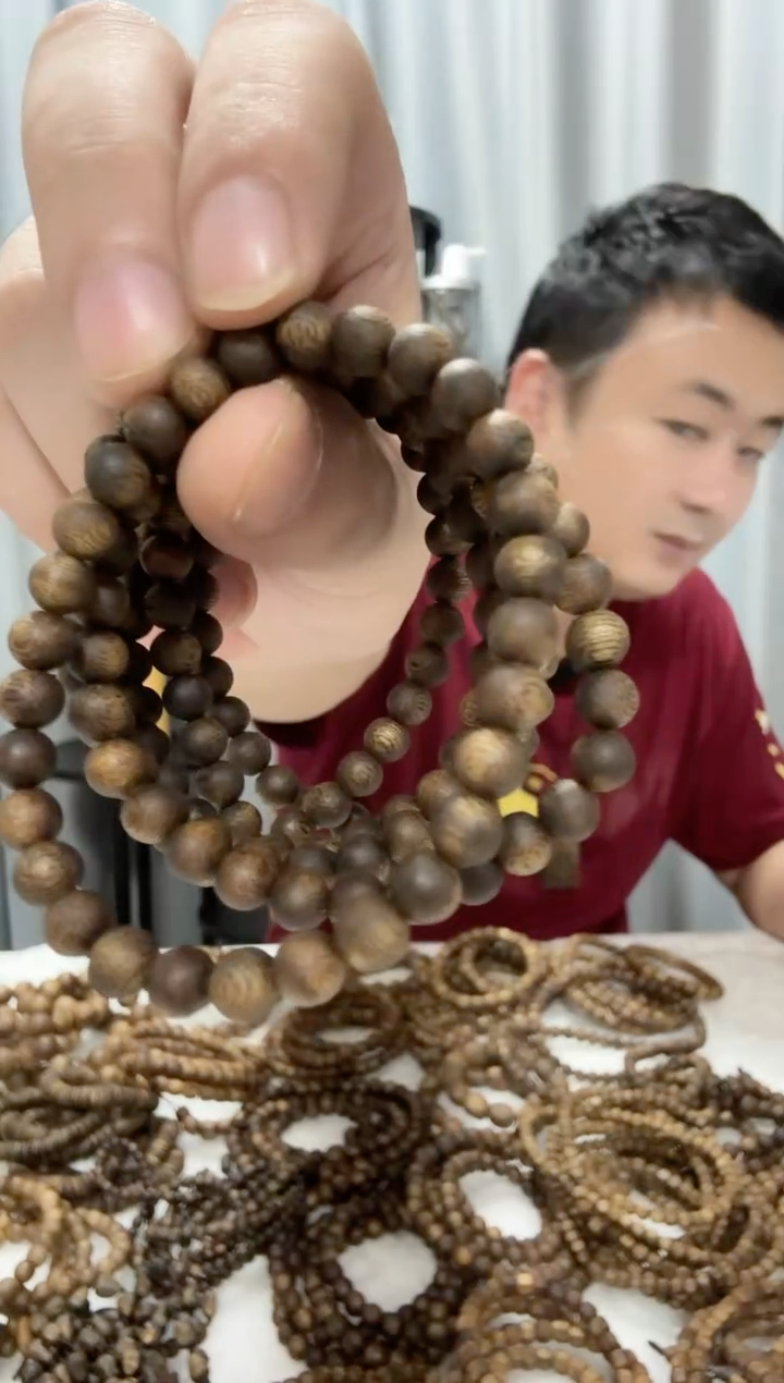 06沉香笔筒 拍一发一