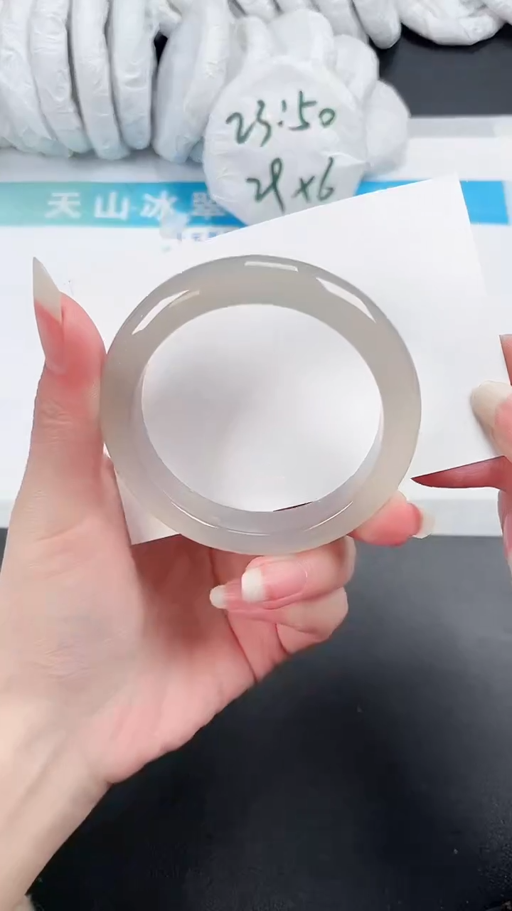 【闪购商品】石英质玉手镯未镶嵌432-53.5