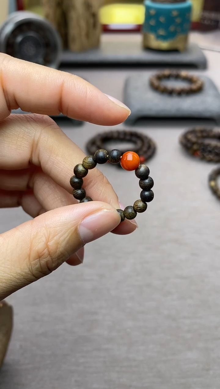 【闪购商品】沉香沉香碎屑白棋戒指       