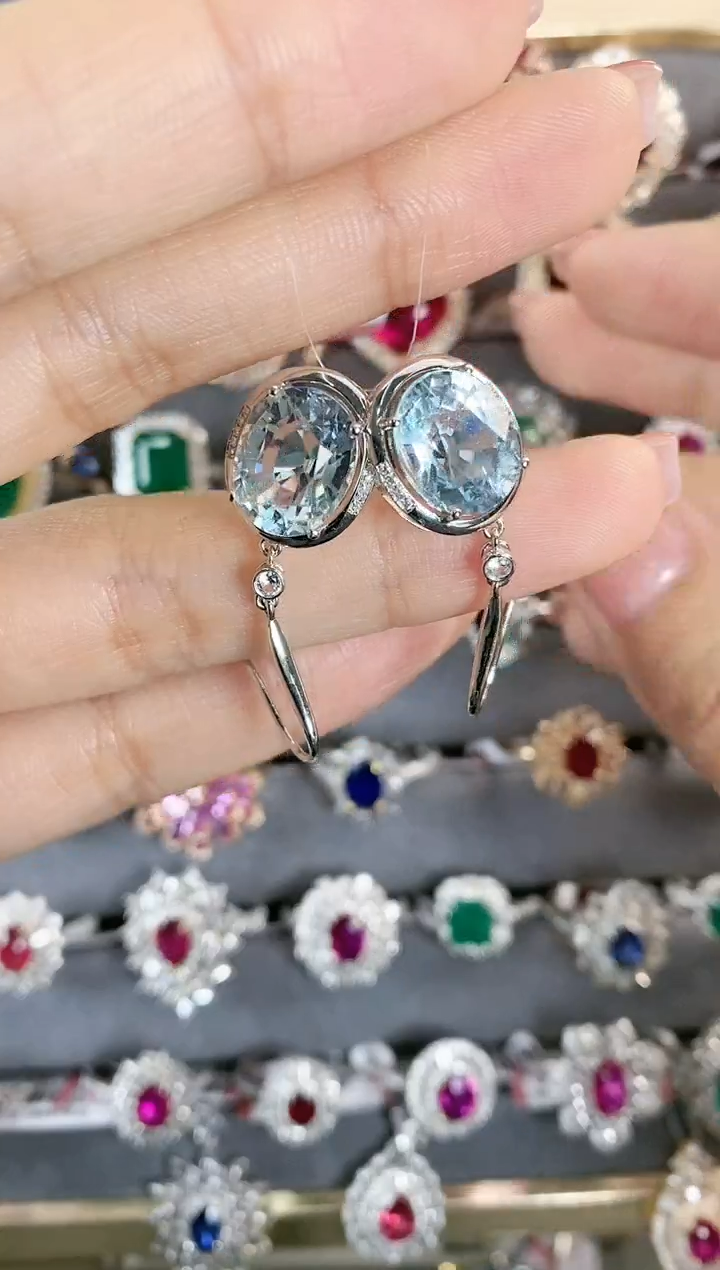 【闪购商品】海蓝宝石耳坠18K金镶嵌一对