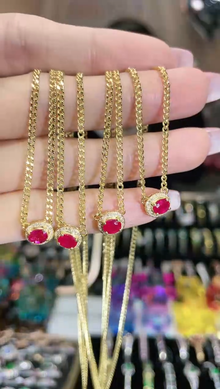 18K金镶嵌天然红宝石项链古巴链 多样性发其一