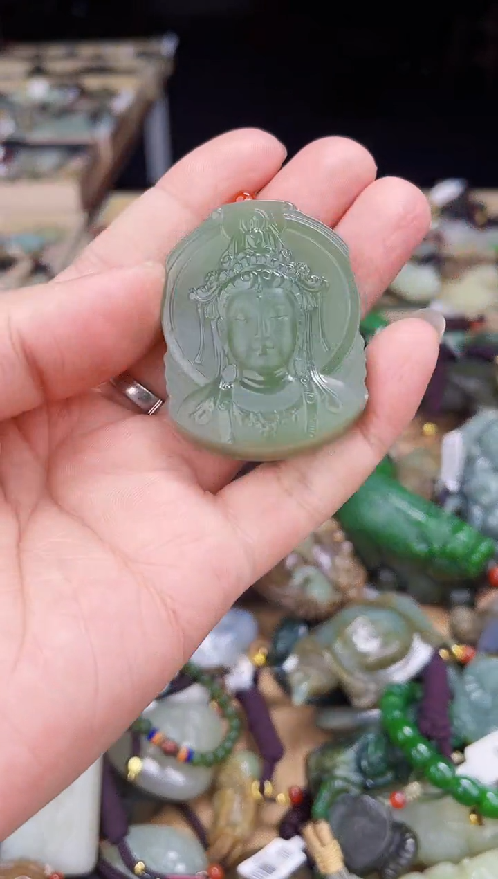 颈饰未镶嵌和田玉1