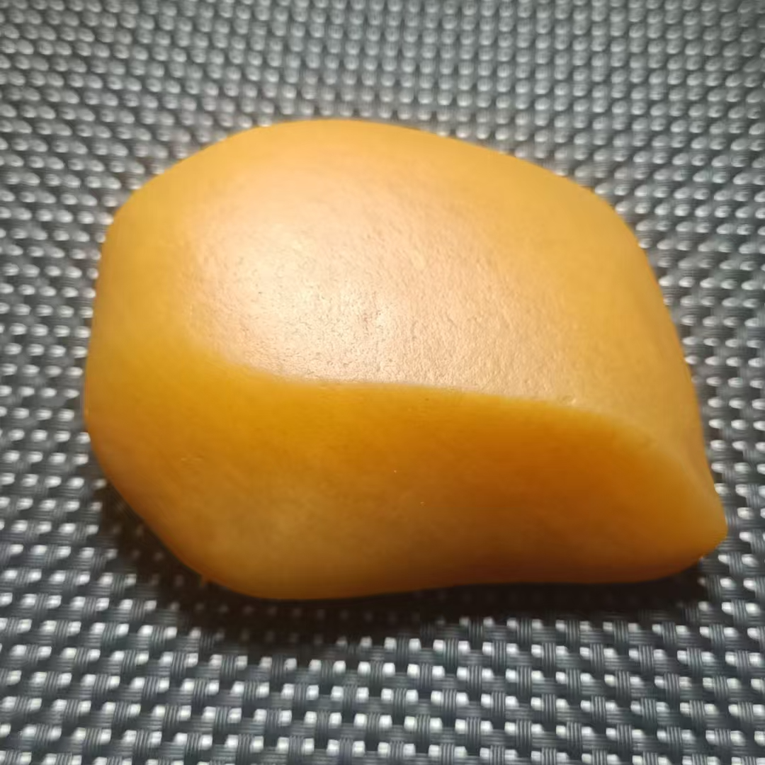 金丝玉原石鸡油黄冻小摆件
