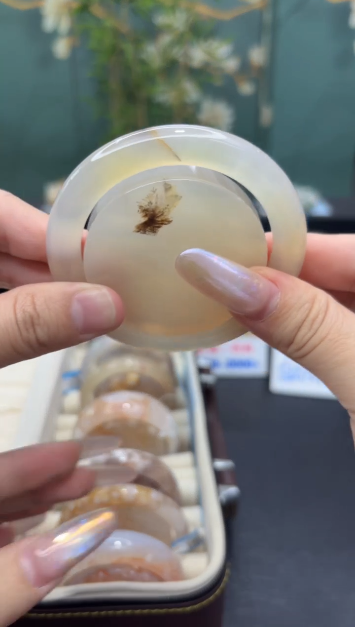 石英质玉未镶嵌手镯A416(55圈赠送镯心)