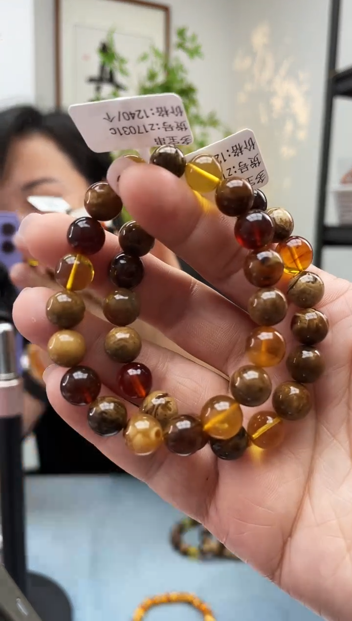 未镶嵌琥珀珠宝奇石多样性发一