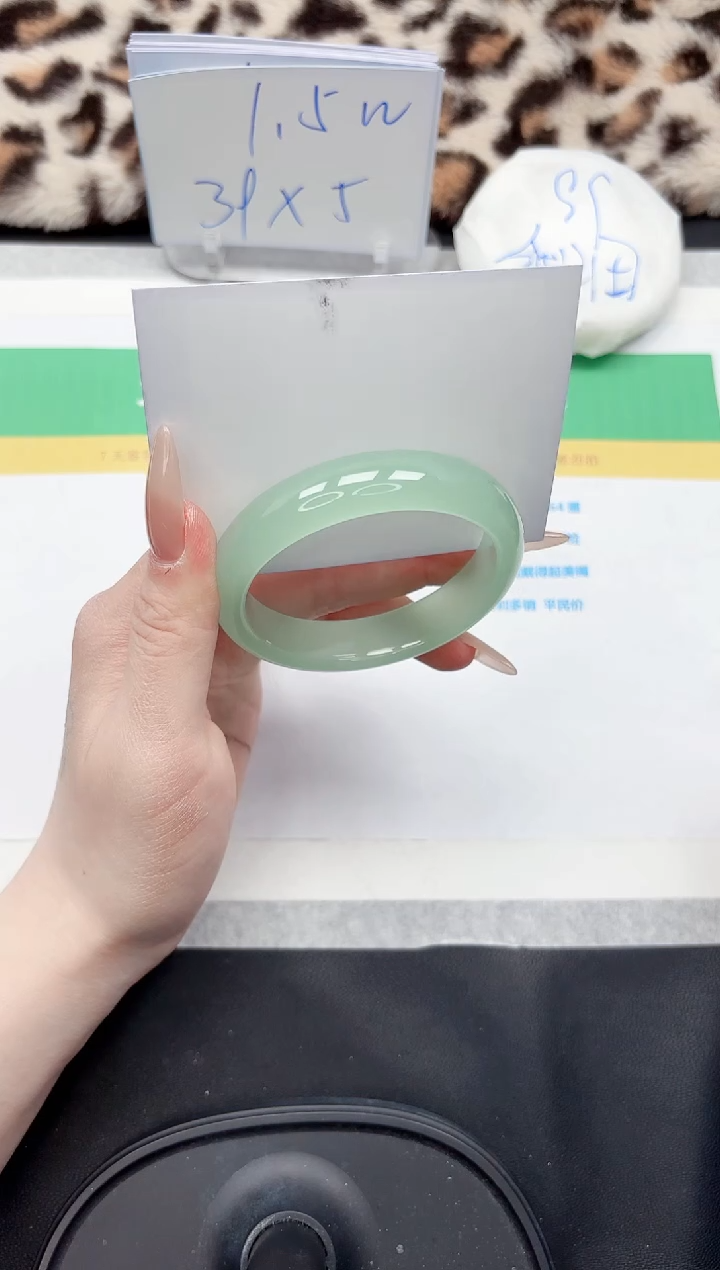 【闪购商品】石英质玉手镯未镶嵌240-56