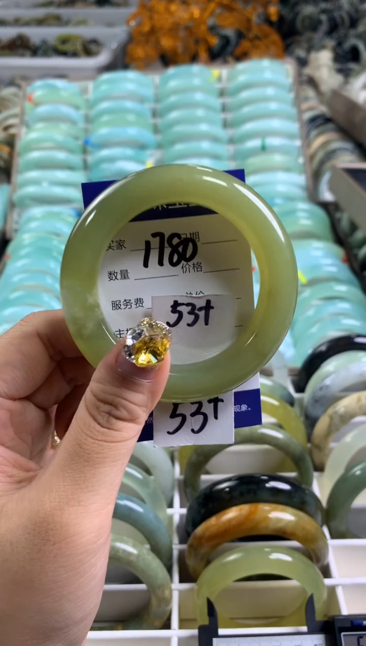 【闪购商品】蛇纹石玉手镯未镶嵌1780