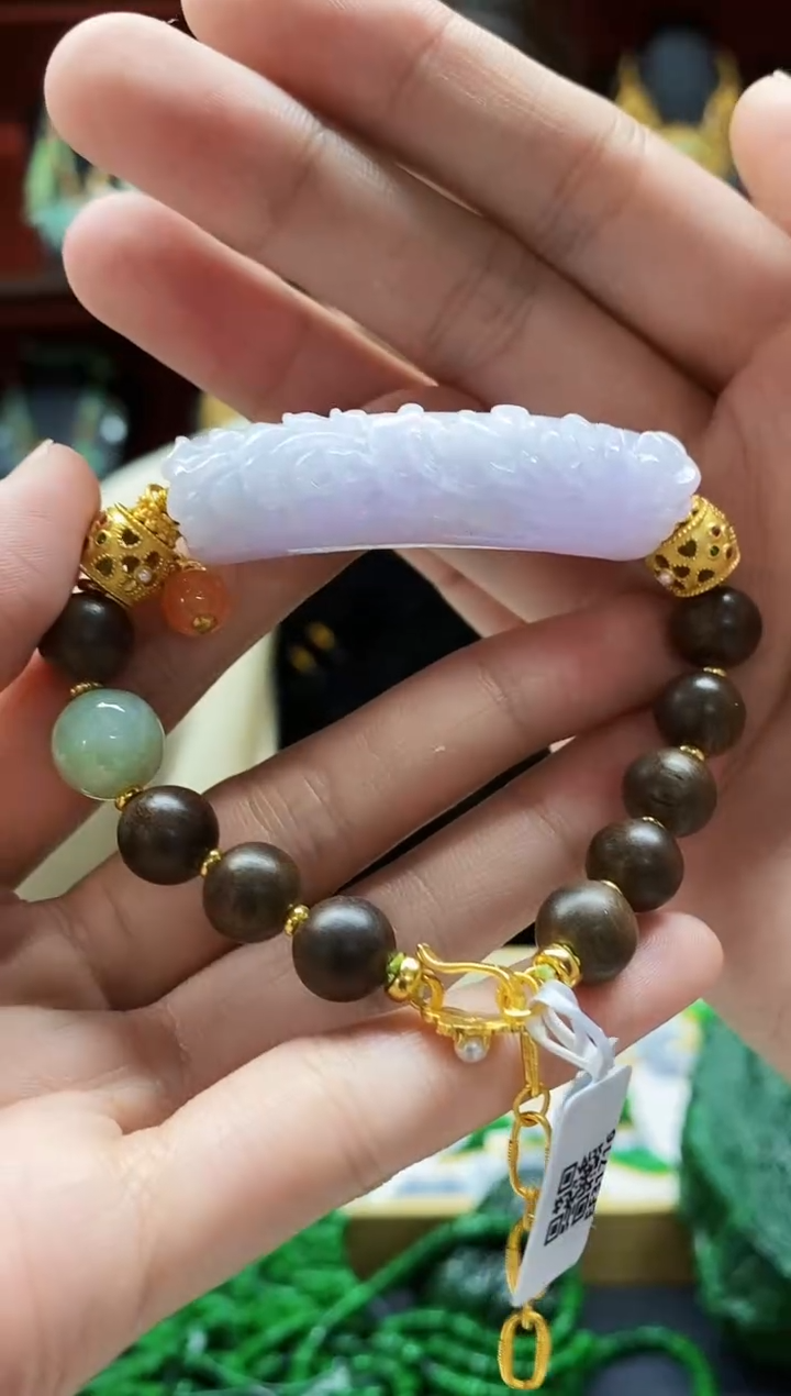 颈饰未镶嵌翡翠手牌