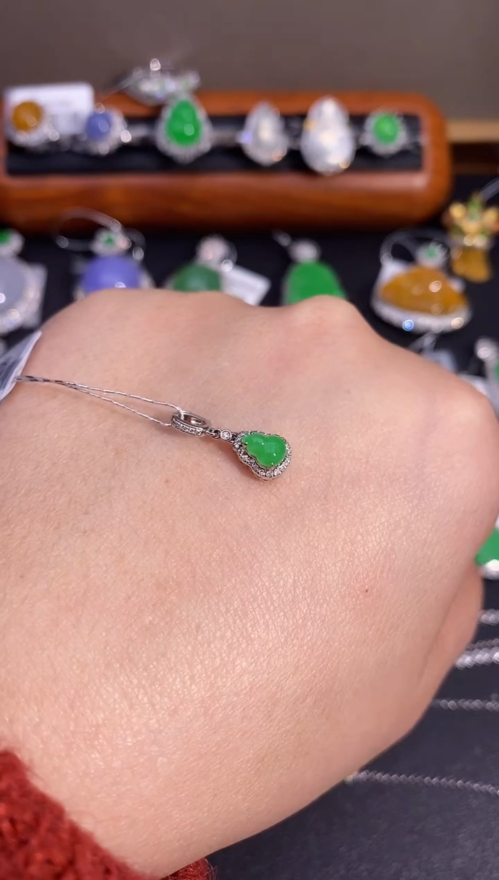 【闪购商品】翡翠颈饰18K金镶嵌万能扣吊坠