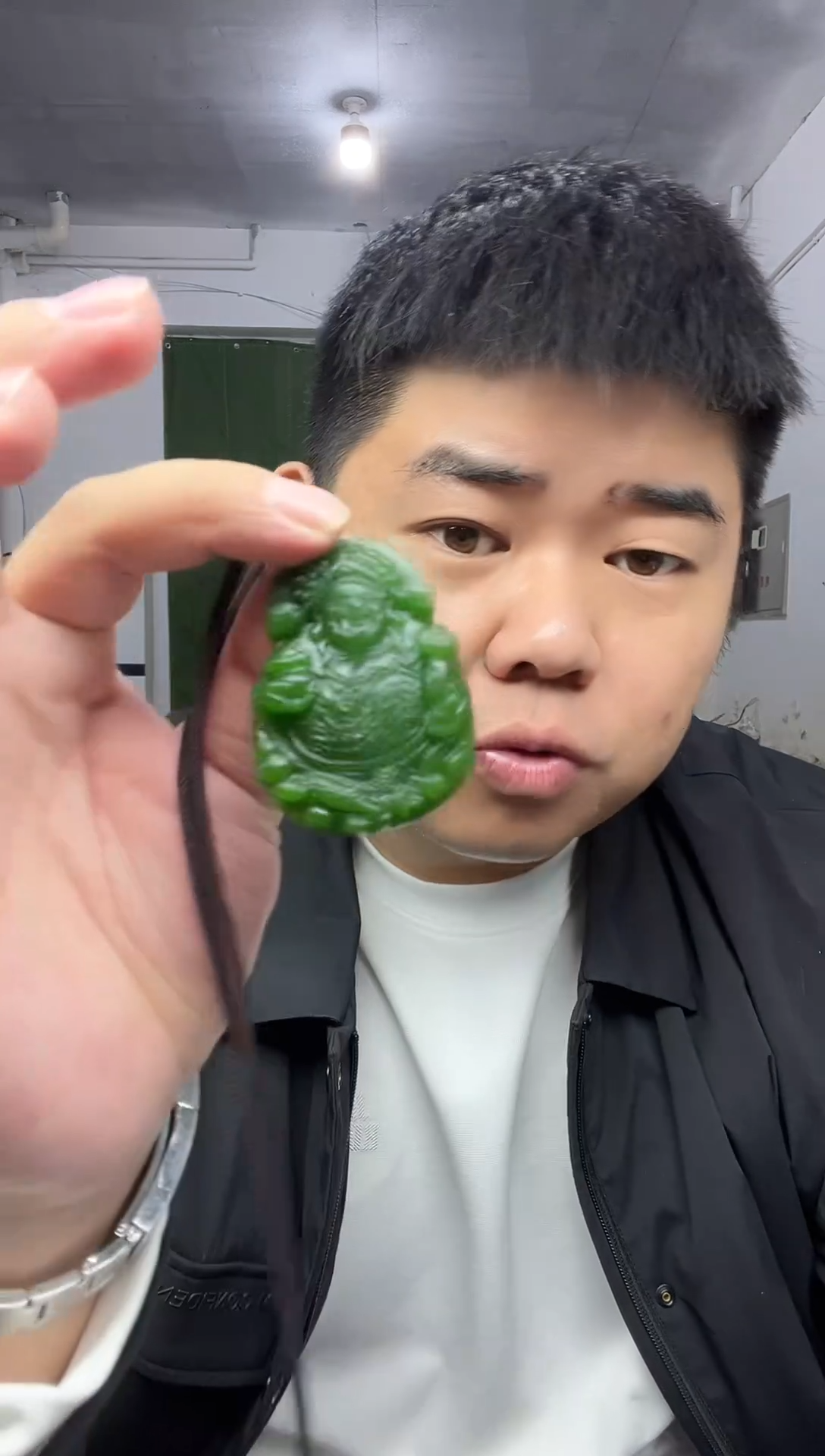 颈饰未镶嵌和田玉（碧玉）吊坠