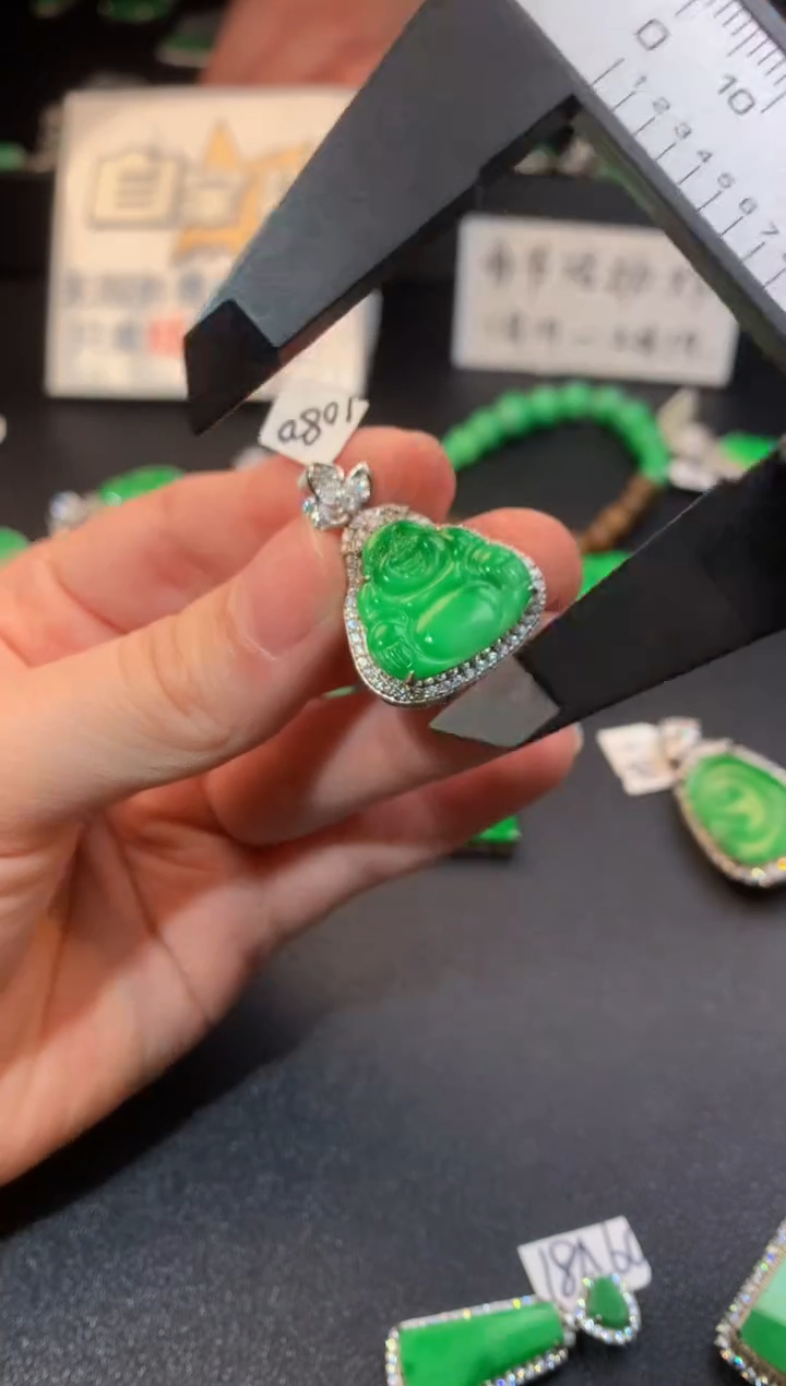 【闪购商品】翡翠颈饰银S925镶嵌翡翠