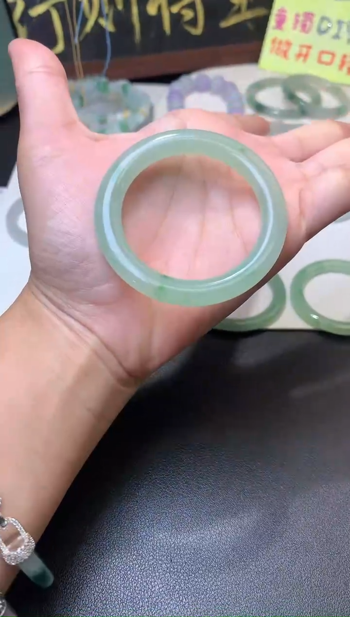 未镶嵌定制翡翠毛货