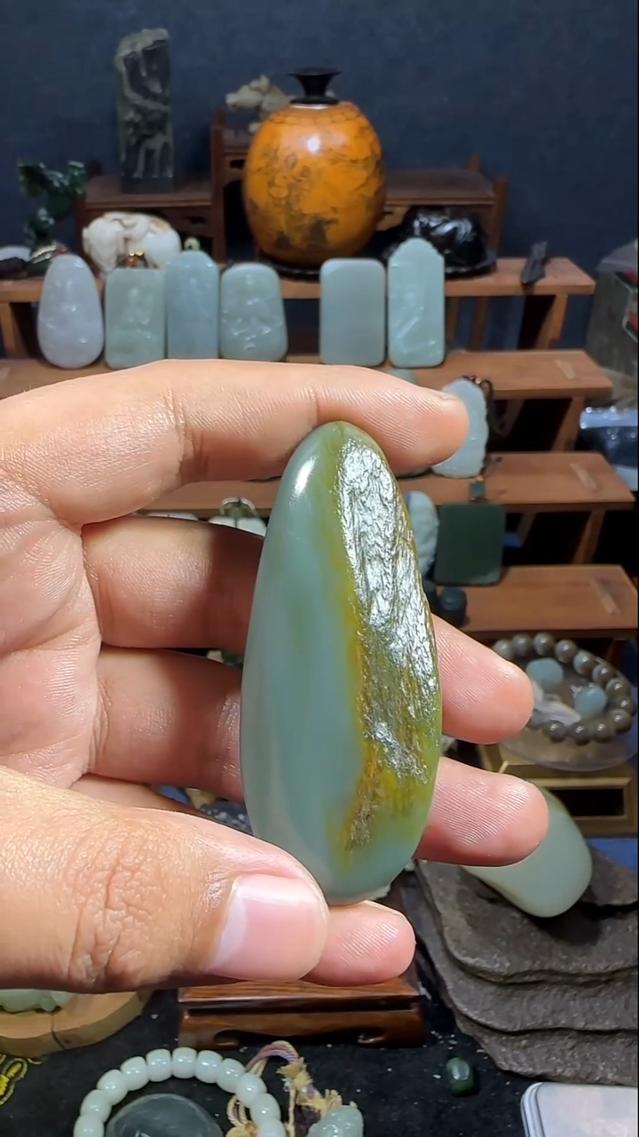 颈饰未镶嵌和田玉氼*1