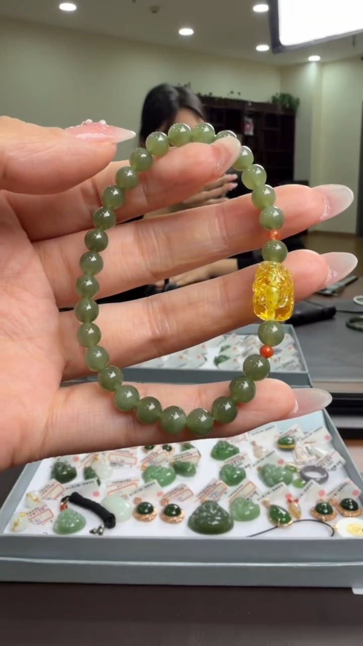 颈饰未镶嵌和田玉手串6mm