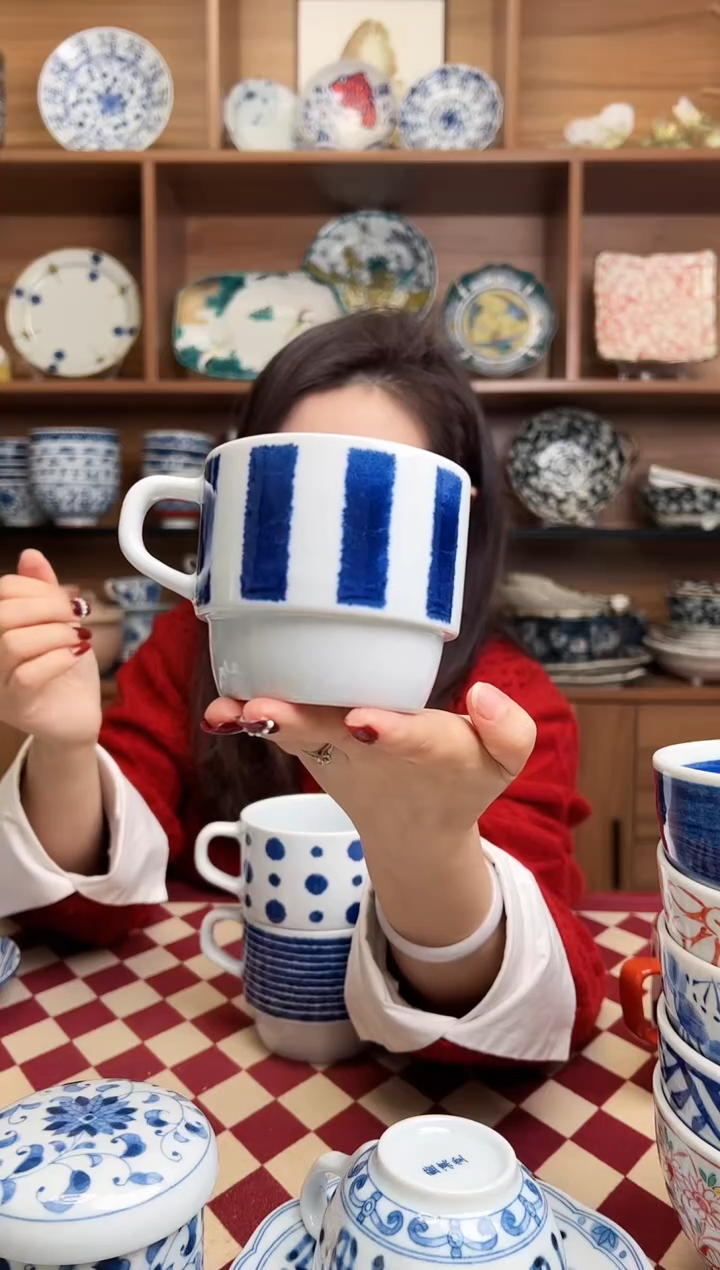 【闪购商品】瓷片蓝染十草叠式马克杯