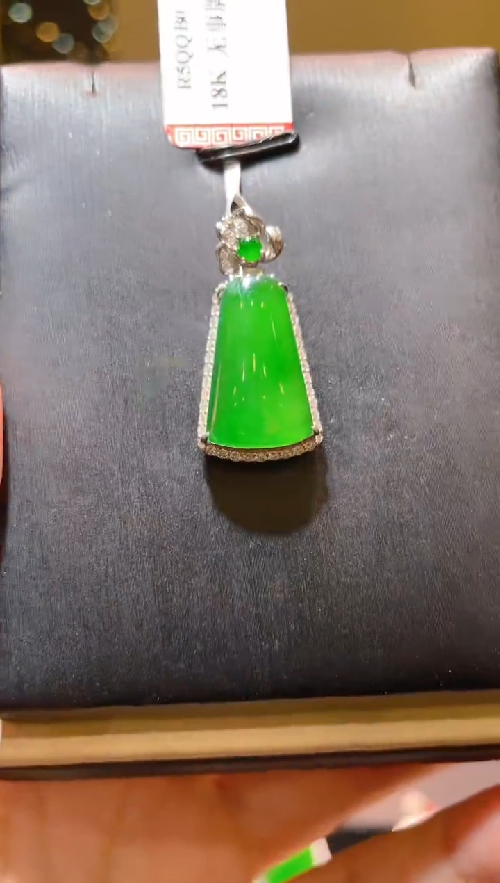 【闪购商品】翡翠吊坠(赠链)18K金镶嵌A87