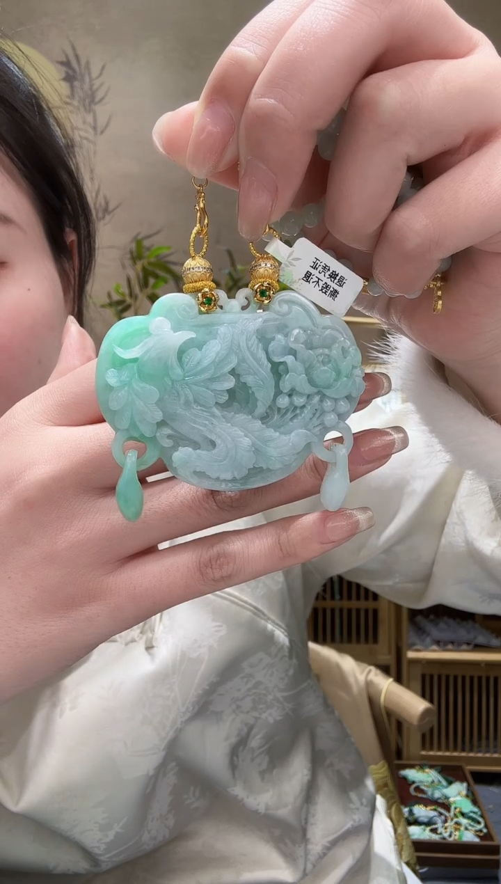 【闪购商品】翡翠颈饰未镶嵌吊坠