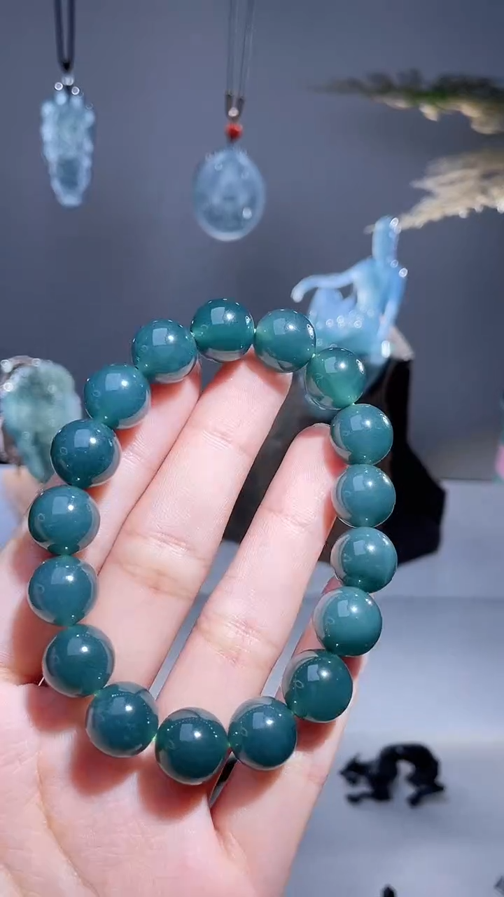 颈饰未镶嵌翡翠手串