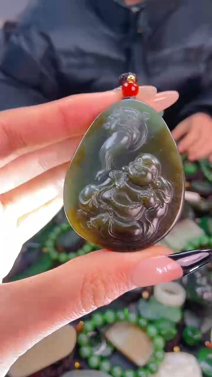 颈饰未镶嵌和田玉1