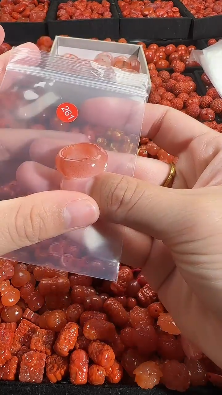 颈饰未镶嵌南红玛瑙1