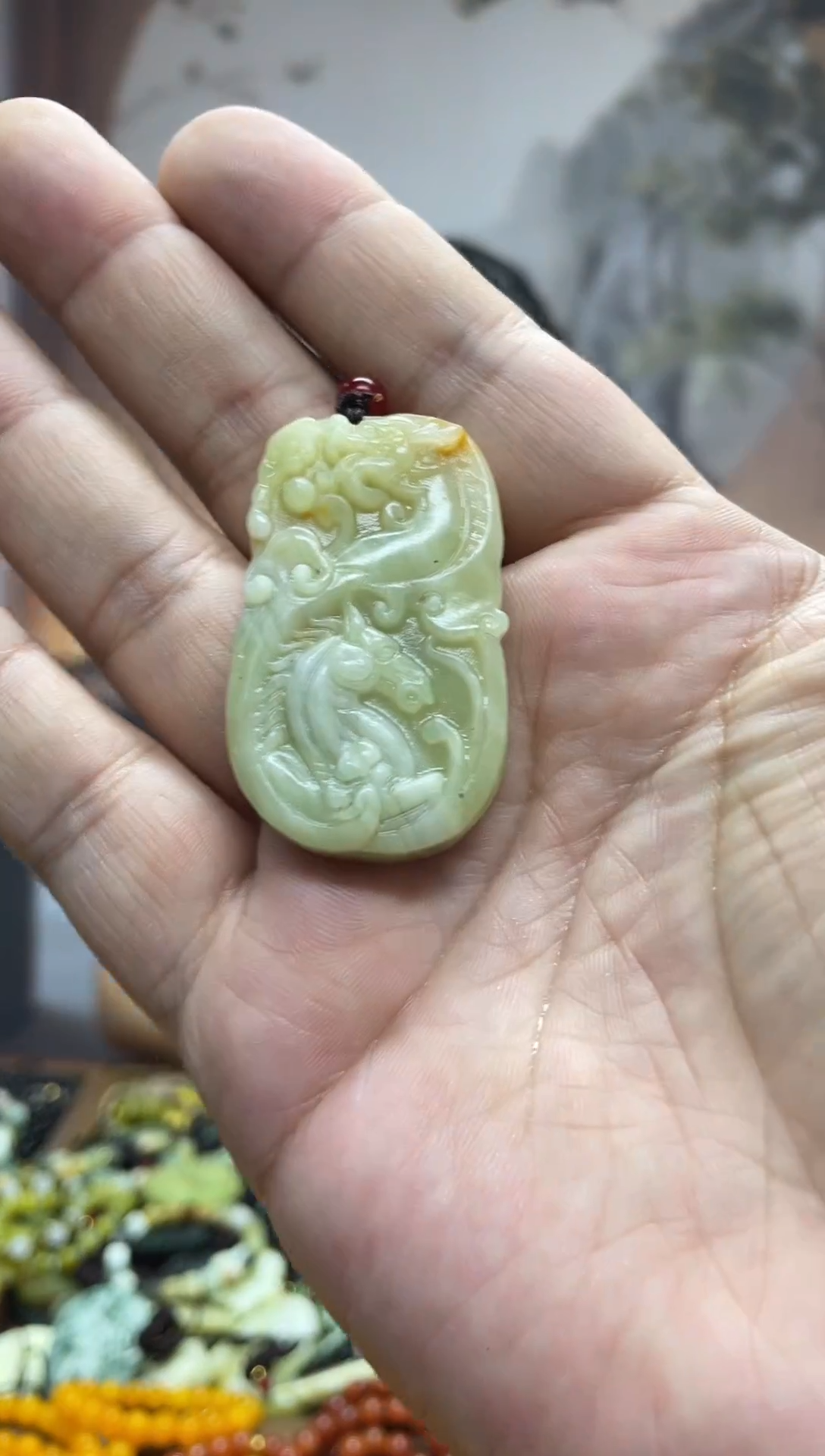 未镶嵌蛇纹石玉吊坠`